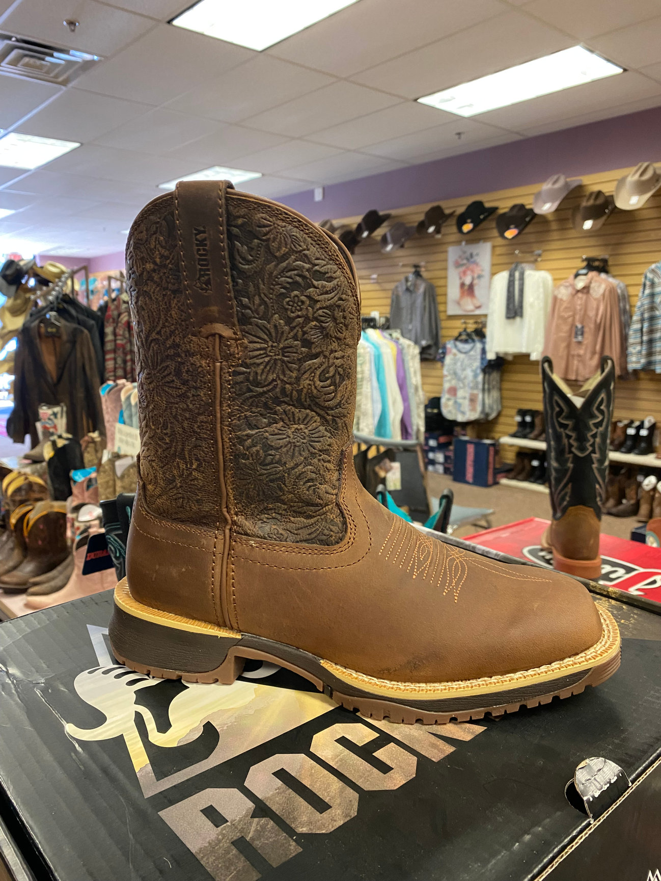 SPECIALS/NEW ARRIVALS Double J Western Store
